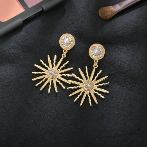 UAM 2020 New Retro Rose Gold Color Simulated Pearl Stud Earrings for Women With Fashion Jewelry Zirconia Earrings For Engagement