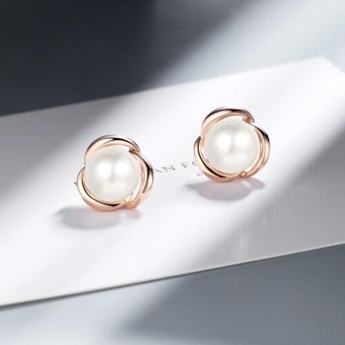 Womens Fashion Pearl Stud Earrings Minimal Tiny Flower Romantic Rose Gold Charming Female Minimal Earring Piercing Accessories
