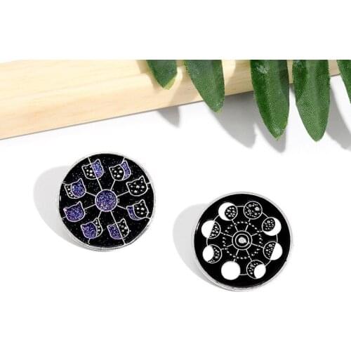 Creative Black Circle Moon Change Brooch Animal Enamel Pin Lapel Badge Amateur Astronomy Jewelry Enamel Brooch Moon Phase