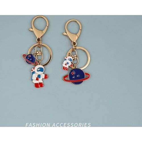 Cartoon Astronaut Keychain Cute Planet Car Keyring Charm Bag Airpods Pendant Fashion Metal Key Chains Trinket Couple Gift