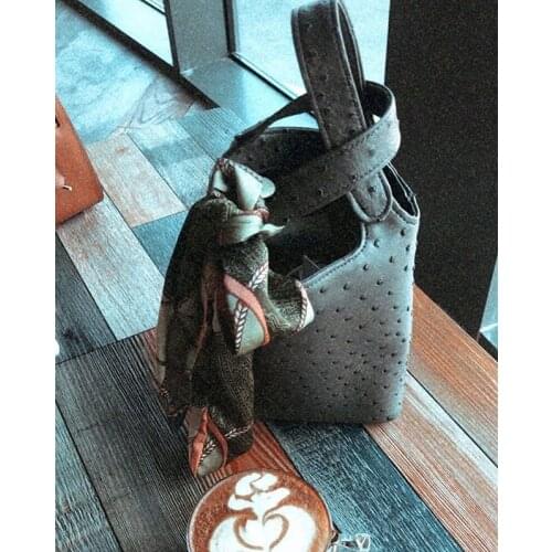 XMESSUN Womens Retro Elegant Ladies Ostrich Leather Handbag Retro Fashion 2021 New Summer Beach Holiday Vacation Top-Handle Bag