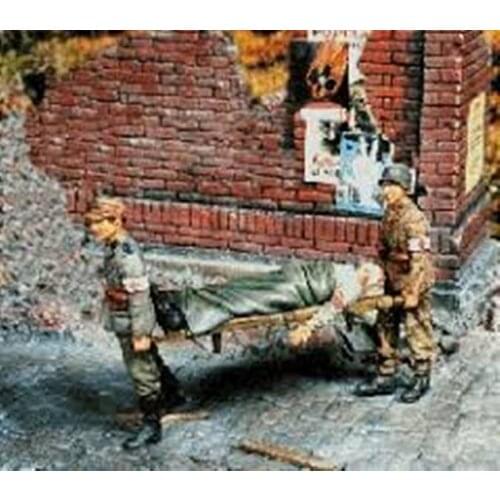 3 resin soldiers 1:35