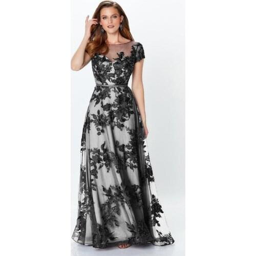 2020 Latest Charming Black Lace Mother of the Bride Dresses With Short Sleeves Illusion Boat Neck A Line Mother of Groom Gowns