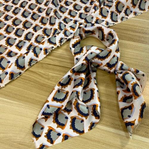 1 Meter Small Fan Printing, Twill Mulberry Silk Scarf Fabric, 14 Mm, 112 Width