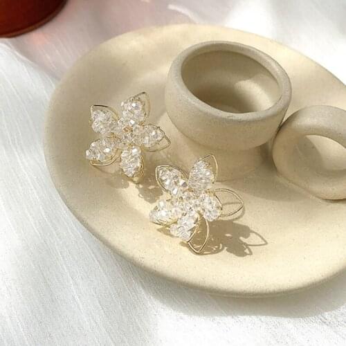 Fashion Crystal Stud Earrings For Women Elegant Temperament Flower Gold Silver Color 2021 New Earrings Girls Jewelry Accessories