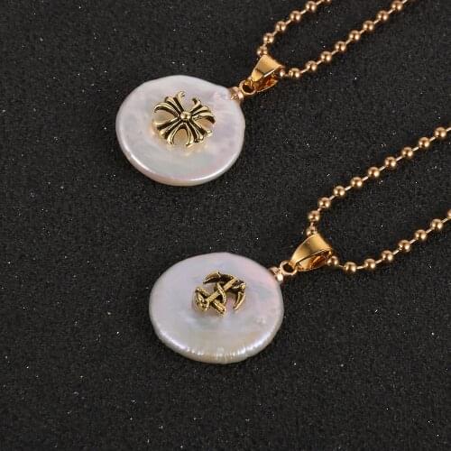Women Circle Freshwater Pearls Heart Bee Cross Pendant Necklace Vintage Punk Style Natural Baroque Pearl Alloy Choker Jewelry