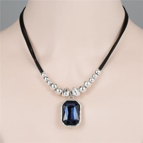 Sandrine Chokers On The Neck