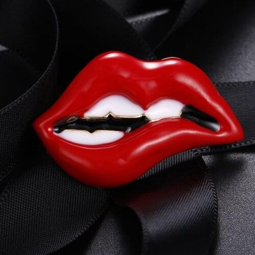 Red Lip Enamel Brooches Women Party Banquet Alloy Brooches Pins Girls' Hats Bags Accessories