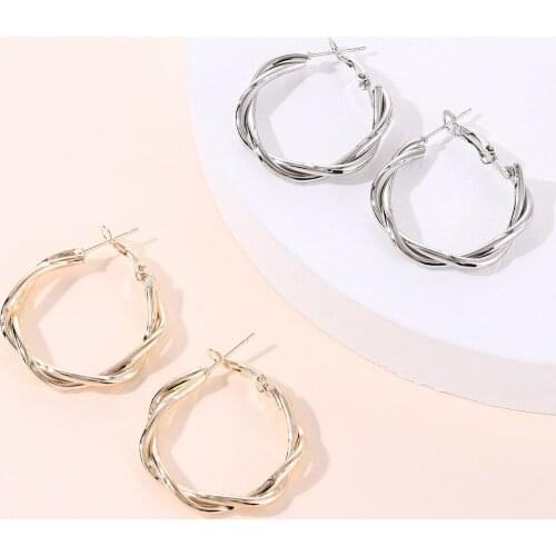 European and American Retro Style Temperament Fashion Hoop Earrings Niche Cold Wind French Circle Earrings Jewelry Woman