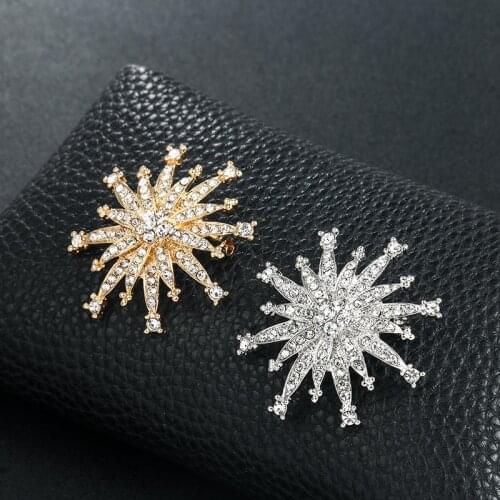 Luckydays crystal snowflake brooch ladies 2021 new fashion sweet temperament fashion clothes accessories