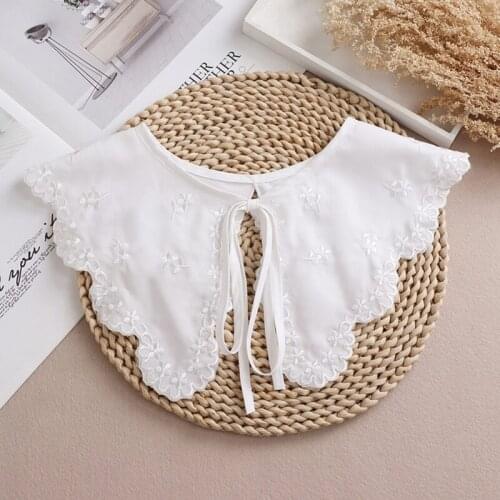 Women Hollow Out Dragonfly White False Collar Jacquard Shawl Necklace Capelet XX9D