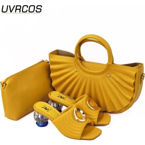 Italian Design 2021 Yellow Color Nigerian Fashion Butterfly-Kont Style Elegant Women Shoes and Bag Set Decorated With Rhinestone