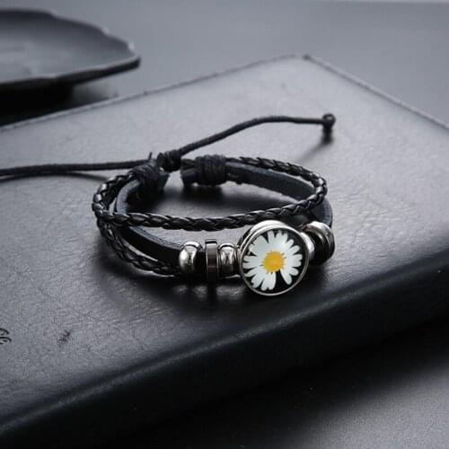 Adjustable PU Leather Sunflower Cool Punk Black Bracelet Hip Hop Daisy Floret Bracelet for Women and Men Couple Party Jewelry