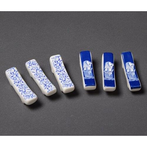 Pure Hand-made Japanese Ceramic Chopsticks Stand Blue and White Porcelain Pattern Chopsticks Hold Table Furniture Crafts