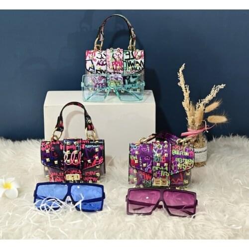 Trending Graffiti Pattern Ladies Purses Shoulder Bag And Clear PVC Jelly Rivet Women Handbags Match Shade Sunglass Set