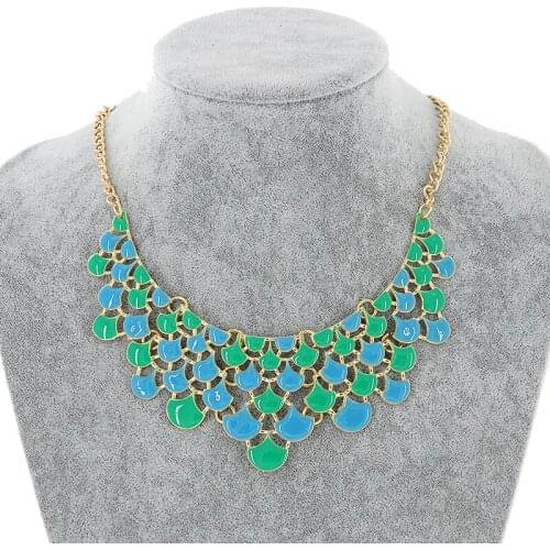 New Popular 4 Colors Big Pendant Gold Color Black Clavicle Chain Necklace Womens Delicate Banquet Luxury Jewelry