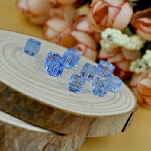100pcs/lot Square Shape Glass Jewelry Beads 6mm Light Blue Cube Crystal Jewelry Bead for DIY Necklace Jewelry Making Accessories