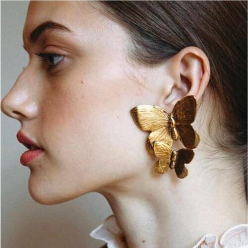 European Exaggerated Butterfly Animal Earrings for Women Golden Wings Fashion Jewelry Simple Party Statement Drop Earrings
