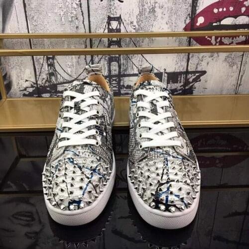 2021new Big size 35-47 Mens Fashion Rivets Leather Loafers Men Casual Spikes Flat Leather Shoes Man Party Driving Flats zapatos