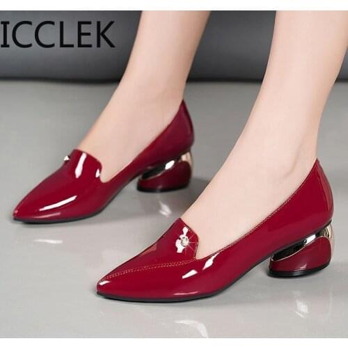 Plus Size 42 Women Pumps Patent Leather Dress Shoes Low Heels Ol Office Lady Shoes Leaf Boat Shoe Classics Pump Spring