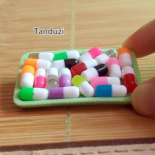 Tanduzi Wholesale 100PCS Mix Color Mini Resin Capsule Pill Dollhouse Miniature Doctor Pills Earring DIY Accessory
