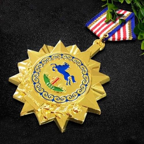 Custom metal badge patches team sign customized gold metal badges with logo good quality acrylic brooch