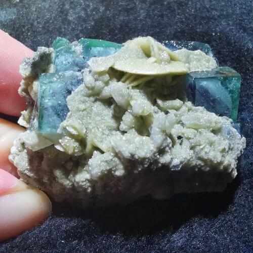 53.8gNatural Greenheart fluorite and phosphor iron brass crystal associated mineral specimen home decoration QUARTZ GEM