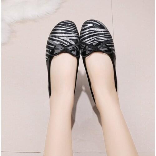 2020 Spring New Ladies Flat Shoes Leopard Casual Round Head Soft Bottom Wild Lightweight Slip-On Durable Female Leisure W28-07