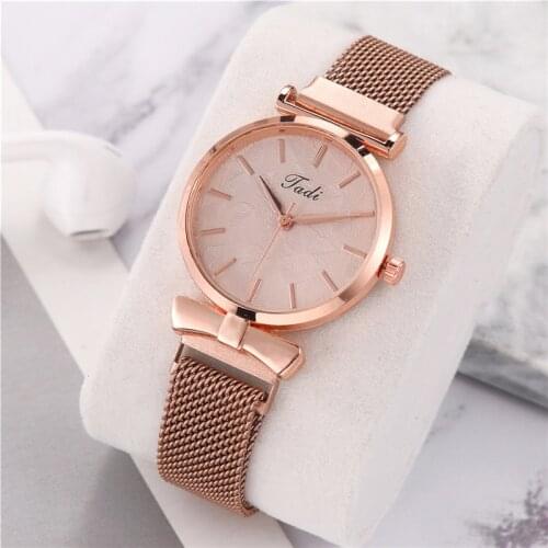 Simple Ladies Watch Quartz Movement Embossed Leaf Dial Alloy Magnet Strap Ladies Watch Ladies Watch New Ladies Watch