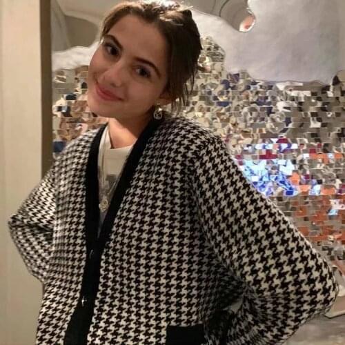 Women V-neck Drop Shoulders Oversized Cardigan In Houndstooth Pattern Button Placket Knit Cardigan