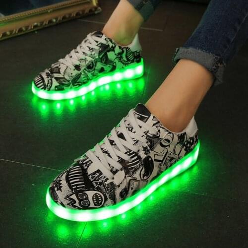New Luminous Sneakers for Boy&girls Led Shoes for Adult Women Sneaker Trainers Light Up Gift Party Birthday Present Nightclub