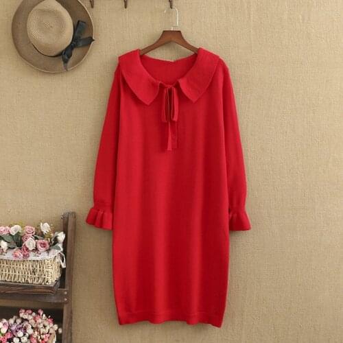 A loose dress blouse sweater skirt covering the stomach dress a long winter princess-style undergarment Women’s plus-size dress