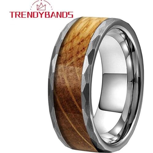 New Style 8mm Tungsten Hammered Ring For Men Women Whiskey Barrel Wood Inlay Wedding Bands Jewelry Brushed Finish