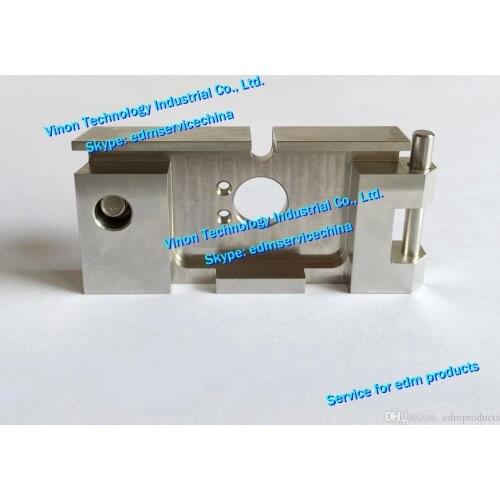 1pc) X203C984H01 Door for M605 Die Guide Holder X203-C984-H01 for Mitsubishi DWC-FA,FX,FA10 UPPER HEAD DOOR FA FOR USE ON DK183