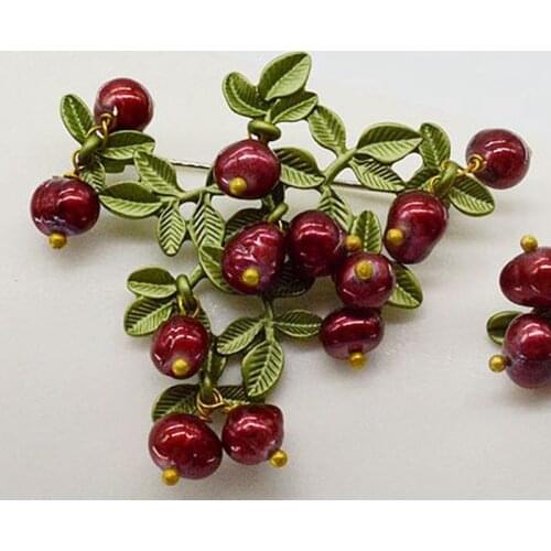 2018 vintage Womens brooch jewelry bronze Green that bake Paint Natural pearl Cranberry Natural pearl brooch scarves buckle