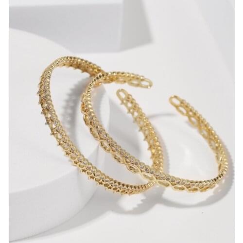 High Quality Female Gold Color Copper Metal CZ Cubic Zirconia Zircon Hollow Lips Star Bangles Cuff Bracelets For Women Gifts