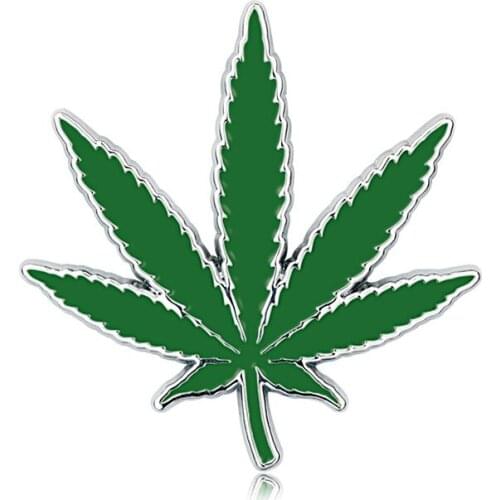 The maple Leaf Car Sticker 3D Metal Auto Green Emblem Badge for BMW Audi Volkswagen Lada Tuning Accessories Car Styling