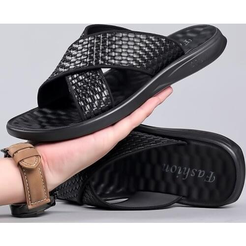 New Outdoor Casual Black Men Leather Shoes Summer Travel Beach Non-slip Sandals Vintage British Flip Flop Light Slippers Luxury