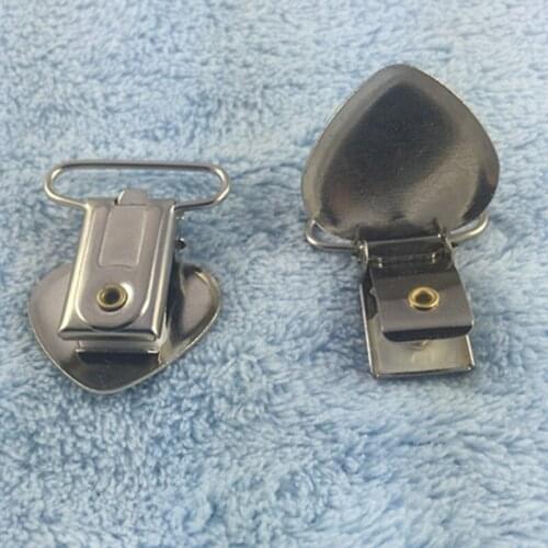 50pcs/lot 25mm Silver Metal Heart Shape Hook Baby Funny Pacifier Holder Clips Paci Suspender Accessories Cute Infant Clasps