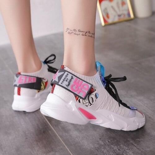 Free Delivery 2019 New Type Womens Light and Soft Fitness Sports Shoes Womens Tennis Shoes Womens Stable Sports Shoes Sports