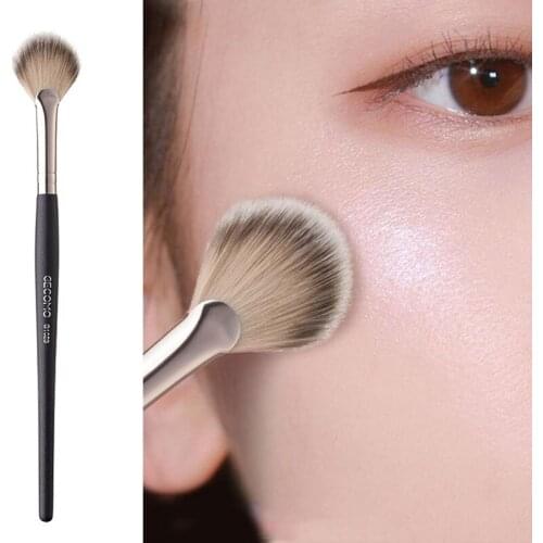 1pc Black Single Blush Brush High Light&Loose Powder Brush Makeup Brush With Soft Fur Multifunction Beauty Tools For Face Makeup