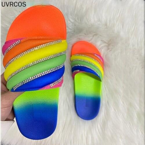 New 2021 Womens Beach Rubber Slippers Shoes Womens Flip-flops Womens Rhinestone Slippers Candy Sandals Outdoor Flat Shoes