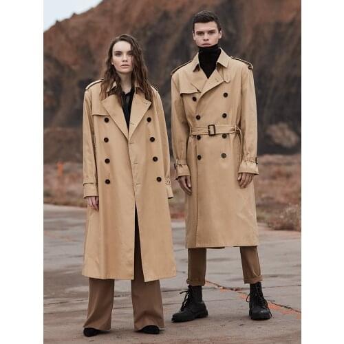 Performance Season: High End Gabardine Windbreaker for Women