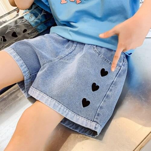 Summer ChildrenS Denim Shorts Clothing 2021 New Korean Big Kids Elastic Band Button Pocket Love Hot Pants Casual Girl Jeans