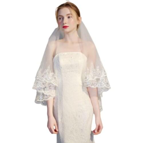 Womens Double Layer Fingertip Length Wedding Veil Glitter Sequins Floral Lace Scalloped Trim 2 Tier Photo Bridal Veil With W0YA