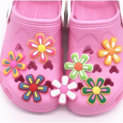 1Pcs Cute Big Flowers Kawaii Shoe Charms PVC Shoes Decoration Accessories fit wristbands shoe buckle for girls X-mas Gift