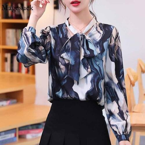 Vintage V-neck Lantern Sleeve Loose Retro Blusa 2020 Fall New Shirt Silk Shirt Women Printed Satin Blouse Chemisier Femme 10564