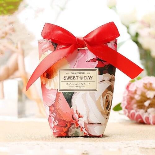 50pcs New Red large Rose flowers Wedding Favors Candy Boxes Bomboniere Sweet Day paper Gift Box Party Chocolate Box