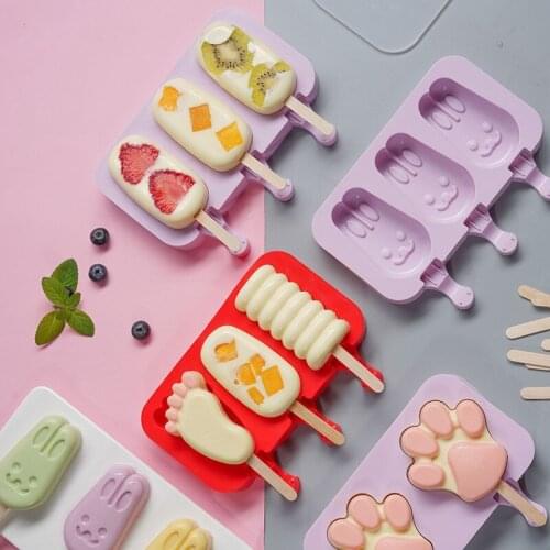 1 Pcs Silicone Cartoon Ice Cream Mold Popsicle Molds with Lid DIY Homemade Ice Lolly Mold Ice Cream Popsicle Ice Pop Maker Mould