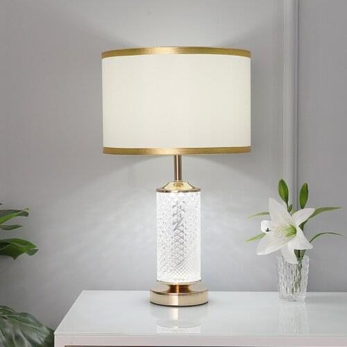 Light Luxury European Style Cozy Romantic American Simple Modern Table Lamp For Living Room Wedding Decor Bedroom Bedside Lamp
